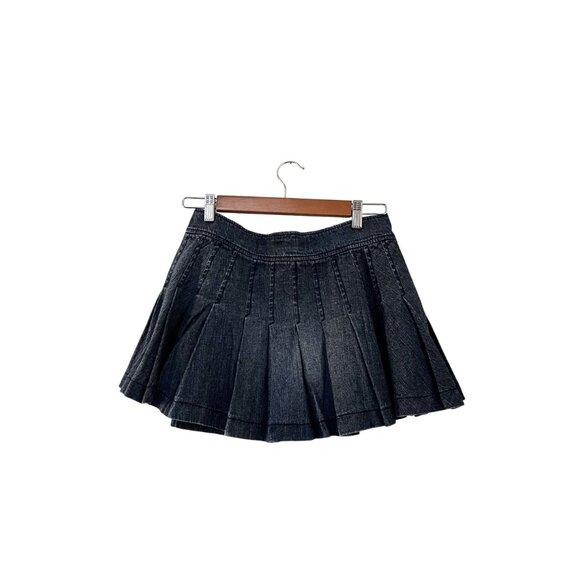 Vintage Y2K L.E.I. Women's Juniors Denim Buckled Pleated Mini Skirt Size 1 - Picture 6 of 7